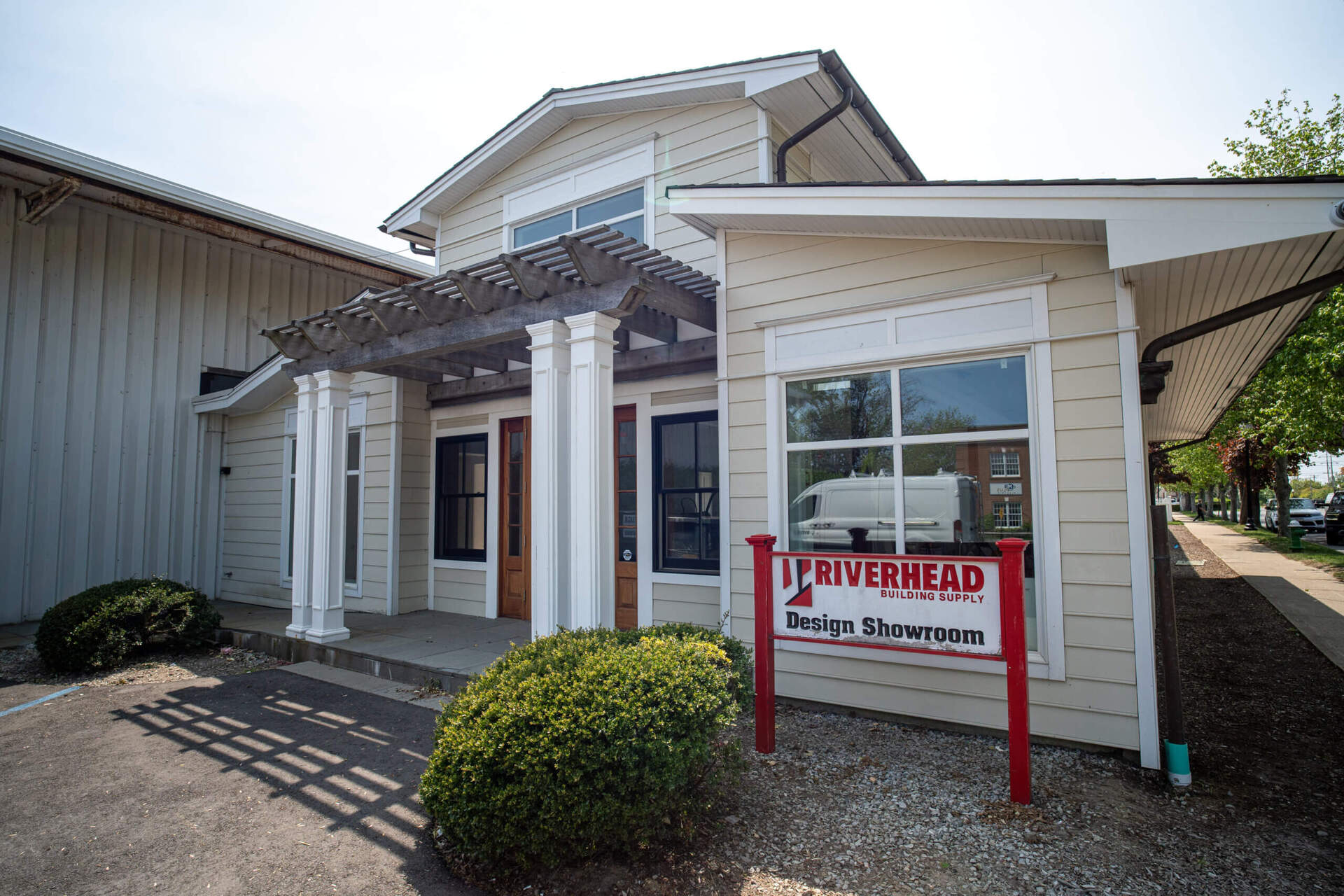 long island window and door showroom window replacement