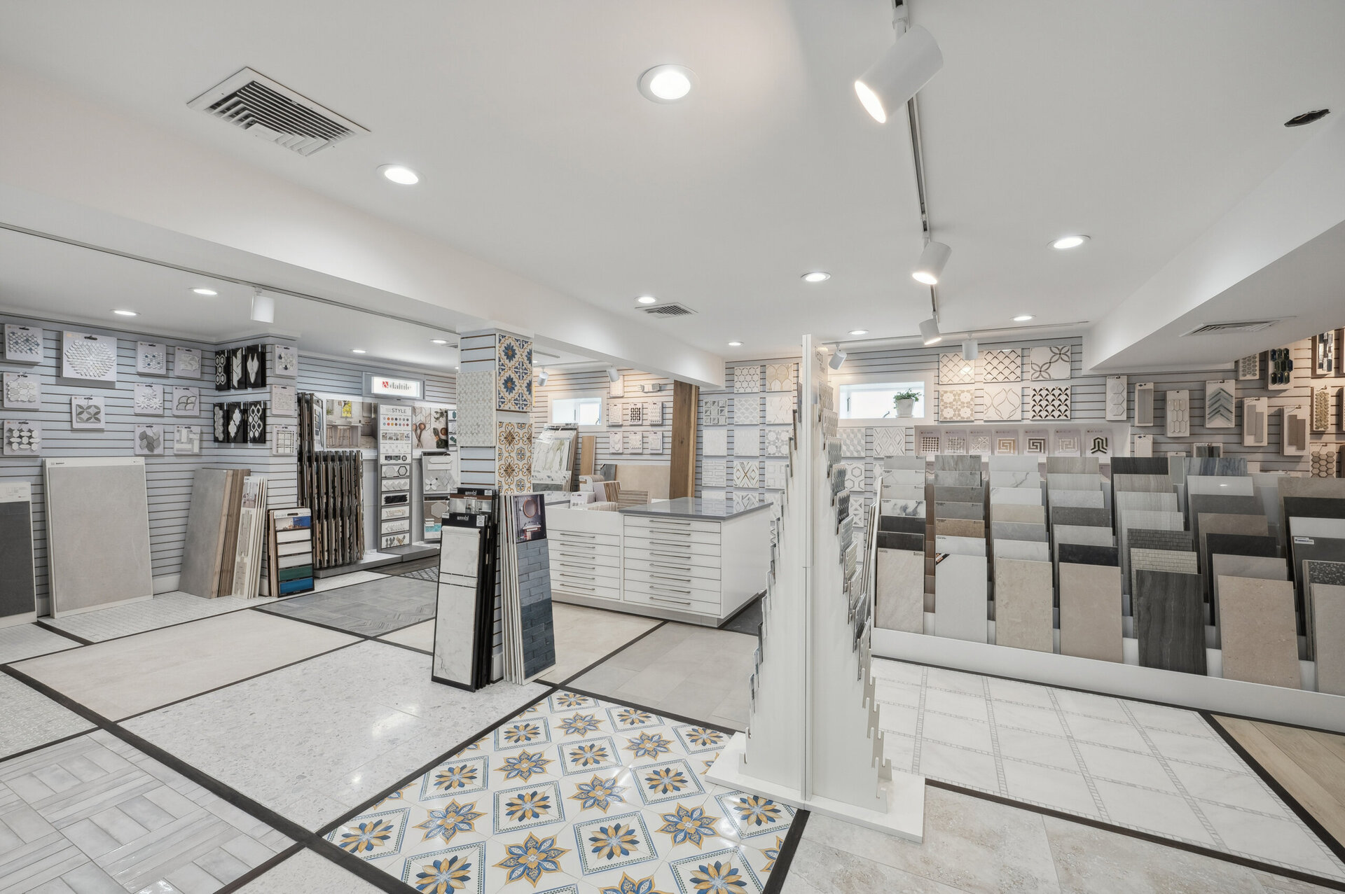 25-30 Old Montauk Hwy Wainscott-Horiz-Showroom-3