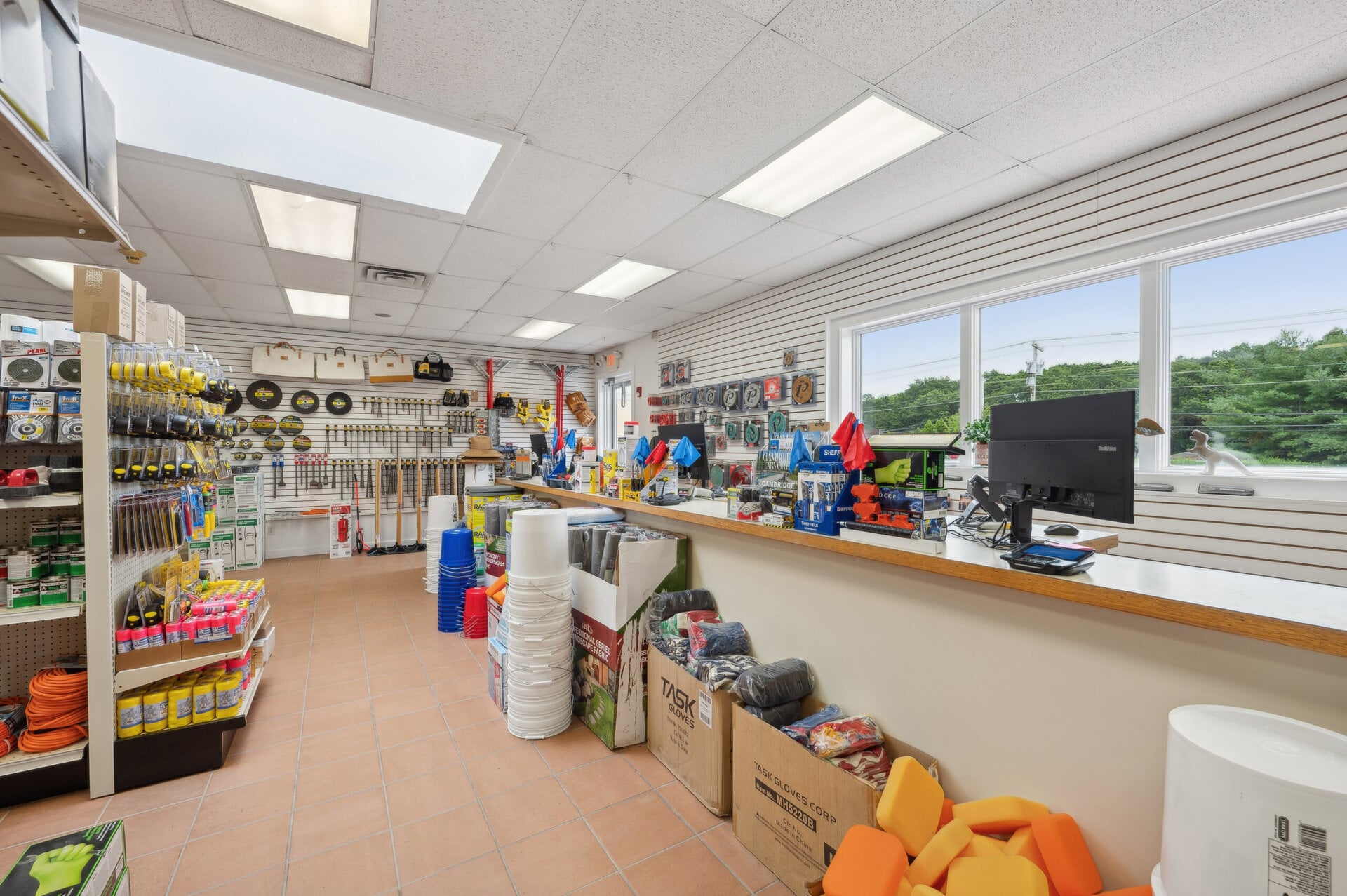 46-30 Old Montauk Hwy Wainscott-Horiz-Showroom-24